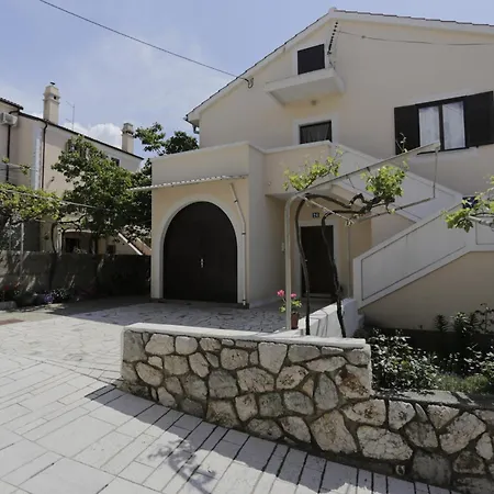 Ljubica Apartamento Punat